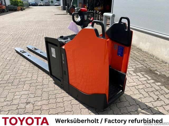 Porta-paletes manual Toyota LPE 250 / Akku überh.!