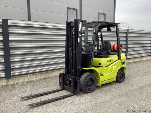 LPG Forklifts Clark GTS 25L