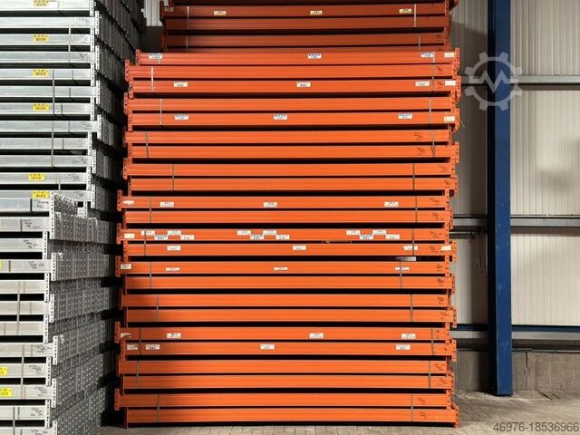 Augstceltnes noliktavas palešu plauktu sistēmas plaukts Mecalux / Regallänge: 17.100 mm St.: 9.500 x 1.100 mm / Tr. 3.300 mm