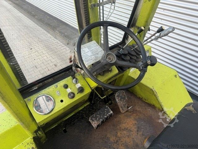 Empilhadeira todo-o-terreno Claass Unitruck ST-30