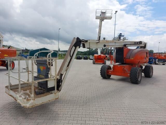 多関節伸縮式作業足場 JLG 800AJ