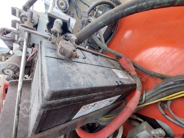 多関節伸縮式作業足場 JLG 800AJ