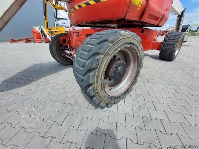 多関節伸縮式作業足場 JLG 800AJ