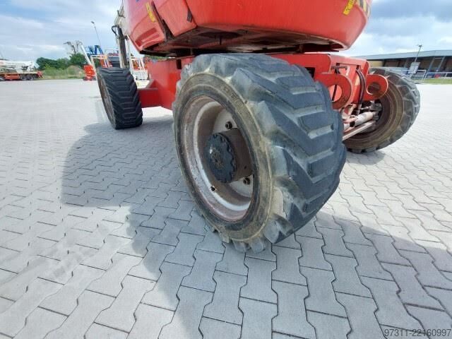 多関節伸縮式作業足場 JLG 800AJ
