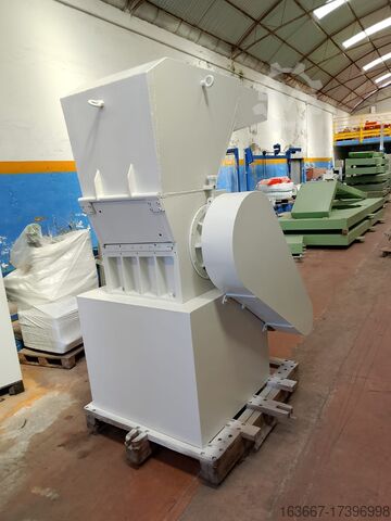 Cutting mill / grinder Młyn rozdrabniający / grinder granulator do tworzyw sztucznych