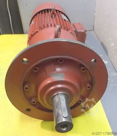 Motorreductor 2,2/5,5 kW 36/144 rpm SEW RF83WD132ML