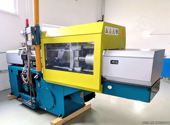 Stroj za brizganje BOY 50 A