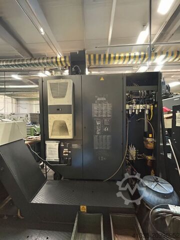 ऊर्ध्वाधर मशीनिंग केंद्र DECKEL MAHO DMC 55 H