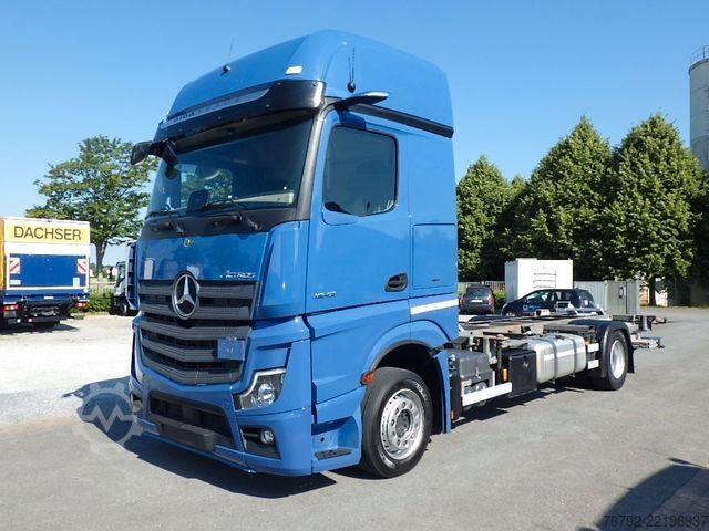 Truck chassis MERCEDES-BENZ 1842 L Actros 5 GigaSpace/BDF/LBW/HPE/Standklima