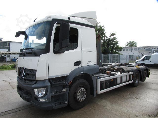 Roll-off tipper truck Mercedes-Benz 2543 / 6 x 2 / Meiler RK 20.65 / Lenkachse