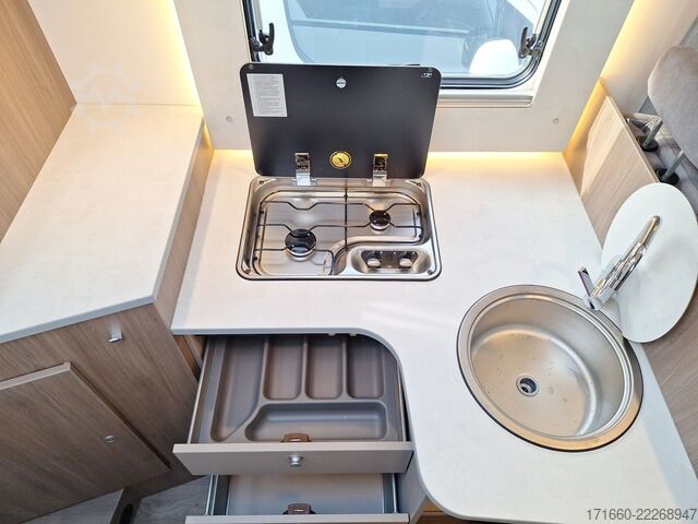 Autocaravana semi-integrada CARADO pro+ T 338 TV/SAT, Navi+RFK, Hubbett