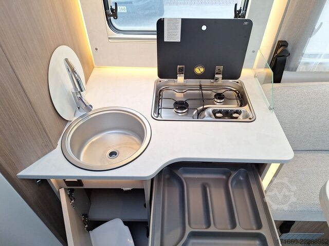 Autocaravana semi-integrada CARADO pro+ T 457 Hubbett, SAT+TV, NAVI+RFK, COMBI 6E