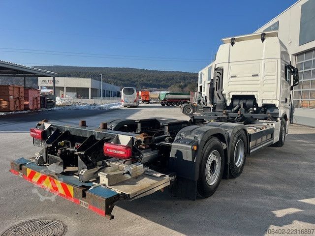 Camión con caja móvil MAN TGX 26.470 6x2-4 LL CH mit LBW und gelenkter NLA