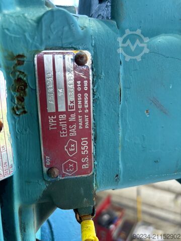 5,957 litra, 3 bar/vakuum i plotë i brendshëm, 6 bar/vakuum i plotë jaket, reaktor vertikal prej çel  5,957 Litre