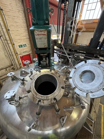 5,957 litra, 3 bar/vakuum i plotë i brendshëm, 6 bar/vakuum i plotë jaket, reaktor vertikal prej çel  5,957 Litre