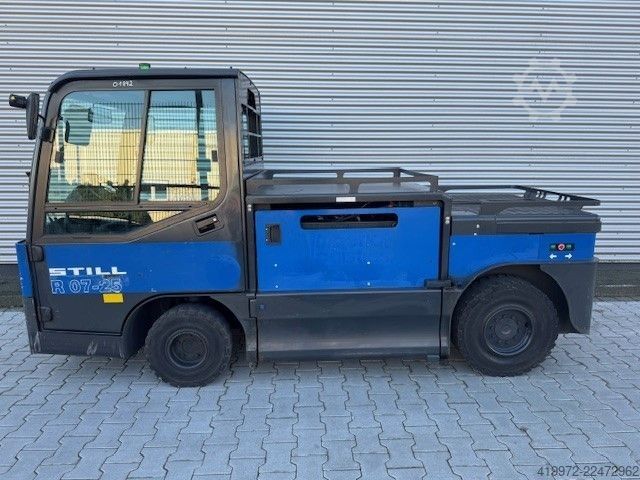 Tow Tractor Still R07-25