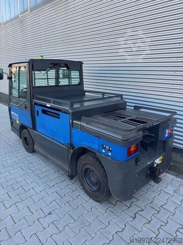 Tow Tractor Still R07-25