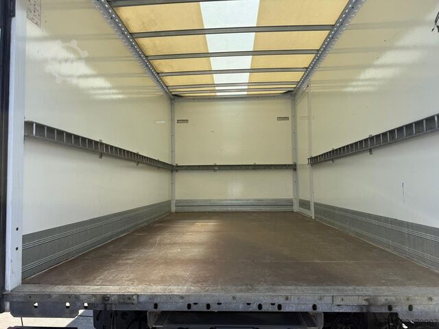 বক্স ভ্যান MERCEDES-BENZ ATEGO 821 L Koffer 4,10 m LBW 1 T*SEITENTÜRE