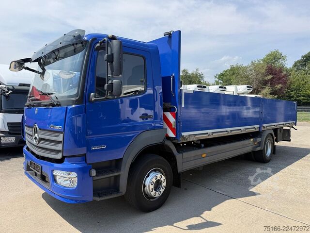 Camión de plataforma MERCEDES-BENZ ATEGO 1530 L Pritsche 7,20 m AHK*NL 9 T