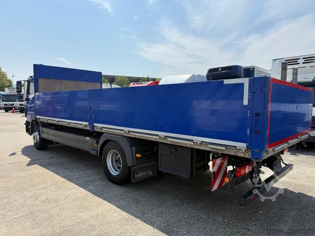 Camión de plataforma MERCEDES-BENZ ATEGO 1530 L Pritsche 7,20 m AHK*NL 9 T