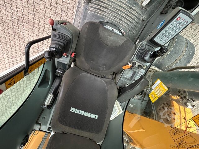 轮式挖掘机 LIEBHERR LH 24 Litronic mit Abbruch- / Sortiergreifer