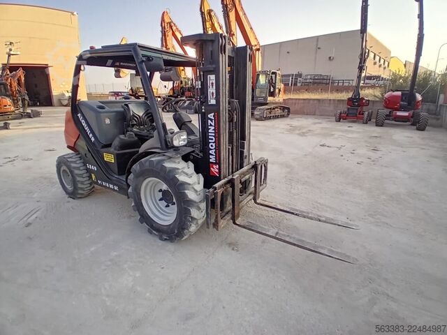 Pirunë ngritës jashtë rruge Manitou MC18.4 D