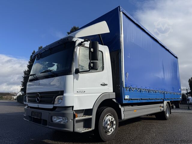 Atego 1223 L skrzynia/plandeka 7,30m windy załad. Mercedes-Benz Atego 1223 L Pritsche/Plane 7,30m LBW