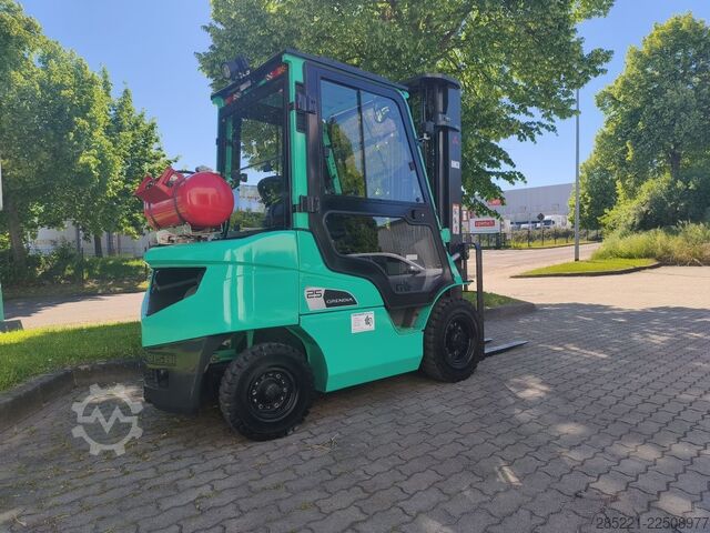  Mitsubishi FG25N