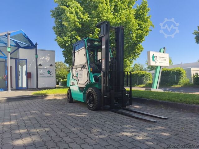 Навантажувачі LPG Mitsubishi FG25N