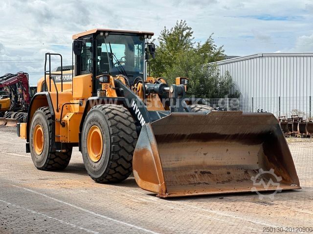 Utovarivač na kotačima HYUNDAI HL 970 A 4x4 Radlader Kamera Klima ZSA 522 Std