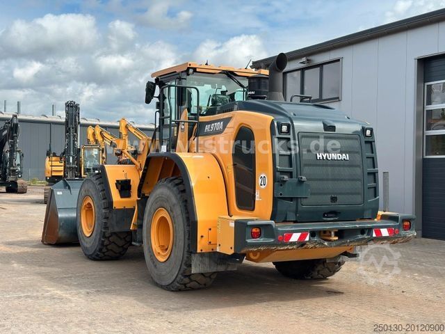 Utovarivač na kotačima HYUNDAI HL 970 A 4x4 Radlader Kamera Klima ZSA 522 Std