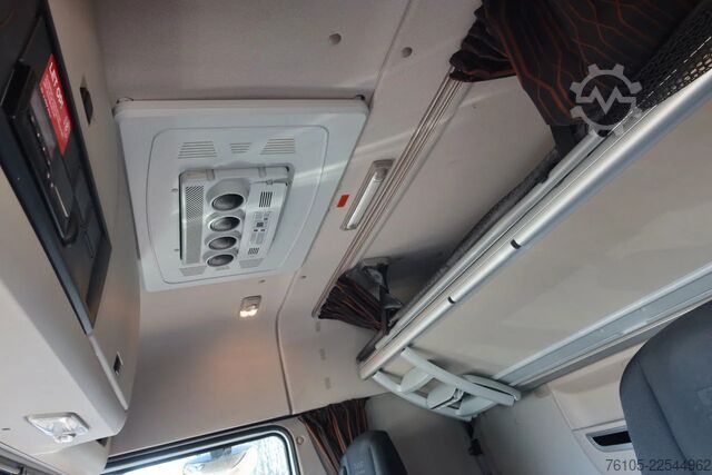 Biltransport varebil DAF XF 450 6x2 Oprijwagen vloerhoogte 100 cm + 2x  ...