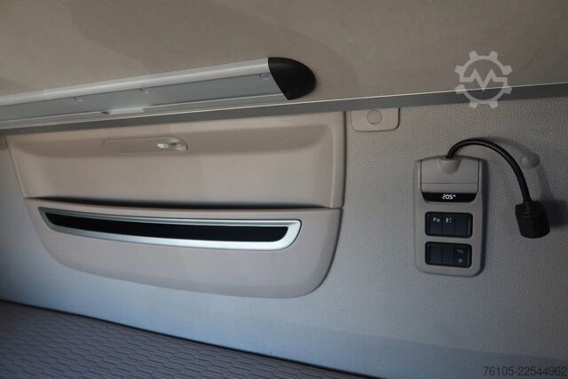 Biltransport varebil DAF XF 450 6x2 Oprijwagen vloerhoogte 100 cm + 2x  ...