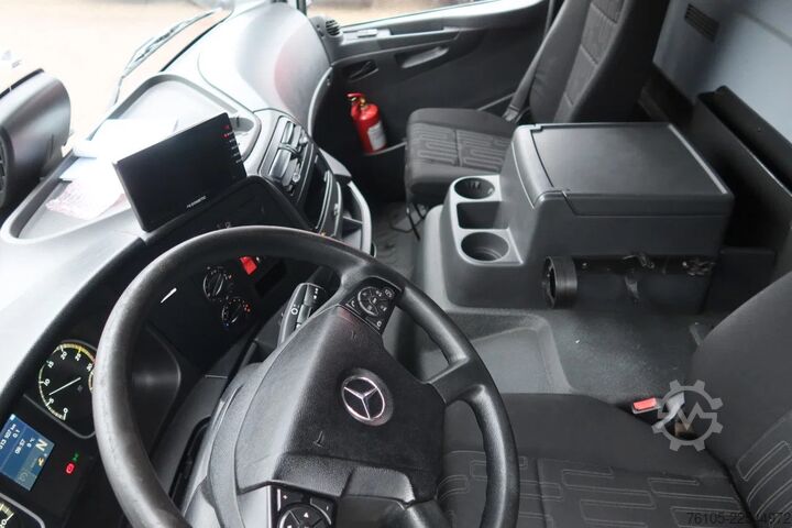 여행 가방 Mercedes-Benz Atego 1218 Bakwagen + Laadklep DHollandia 1500kg
