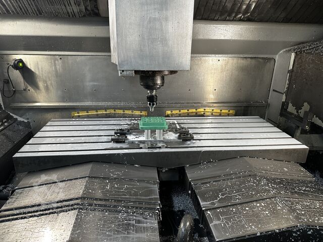 Vertikalni obradni centar Deckel Maho DMC 144 V linear