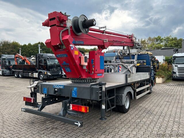 Kamion s dizalicom kombi MERCEDES-BENZ 815 Dachdeckerkran Böcker 32 Meter + Seilwinde