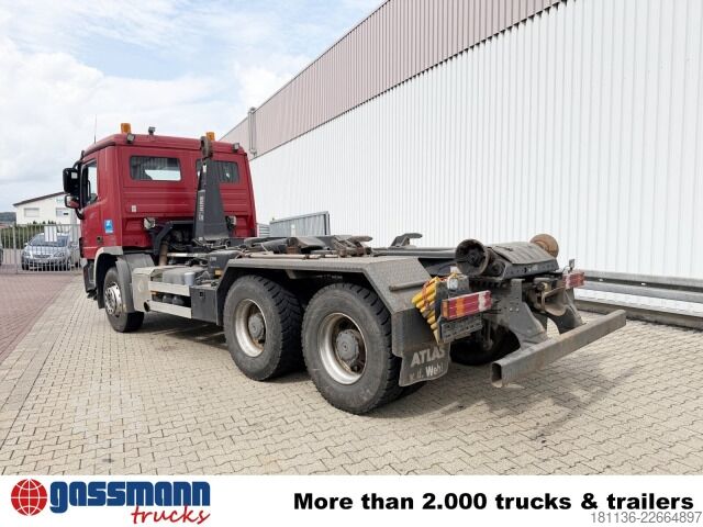 Āķa konteineru automašīna Mercedes-Benz Actros 2641 K 6x4, Hiab Knickarm