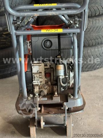 Compacteur HYUNDAI LF 130 Rüttelplatte LF 130