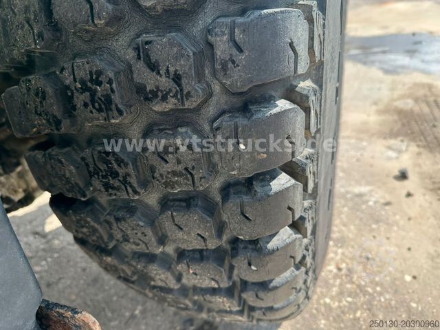 Hofschlepper John Deere 3520 4x4 Hofschlepper Rasenbereifung