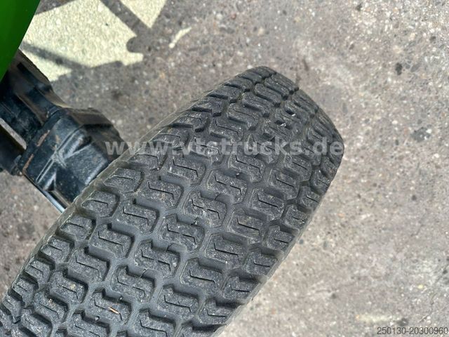 Hofschlepper John Deere 3520 4x4 Hofschlepper Rasenbereifung