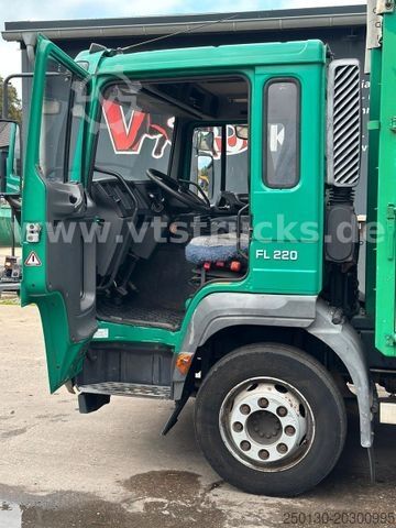 Cattle truck VOLVO FL 6 220 Viehaufbau