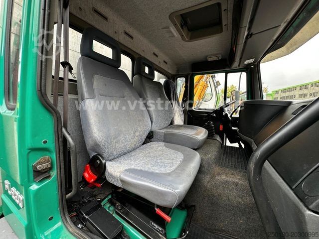 Camion pentru transport bovine VOLVO FL 6 220 Viehaufbau