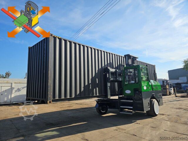 Încărcător lateral cu patru căi Combilift C14000H