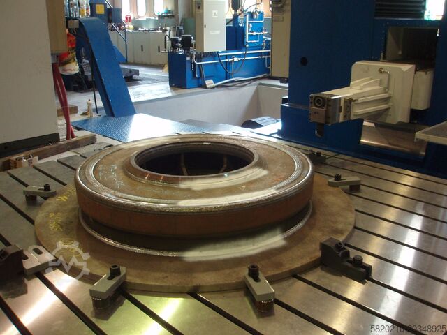 Universal machining center TOS KUŘIM FUE 125 W/4