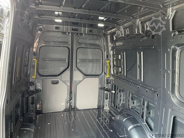รถตู้หลังคาสูง MAN TGE 3.200 L3H3 Kasten 4x4 Individual S ACC STHZ