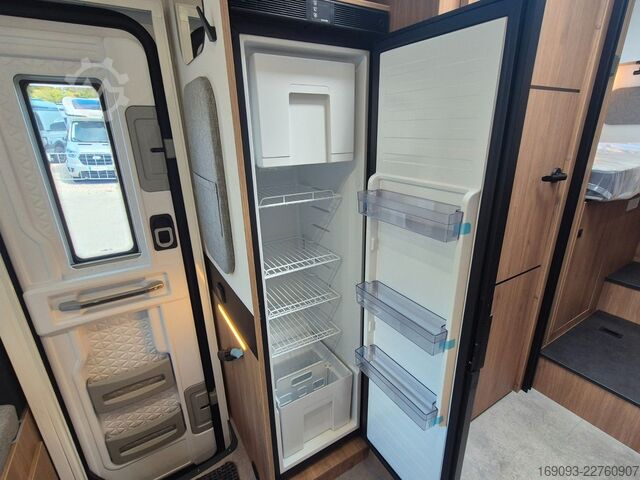 Semi-integrated camper CHAUSSON 777 Titanium Line *MJ27*Arctic*Hubbett*Navi*4,1t