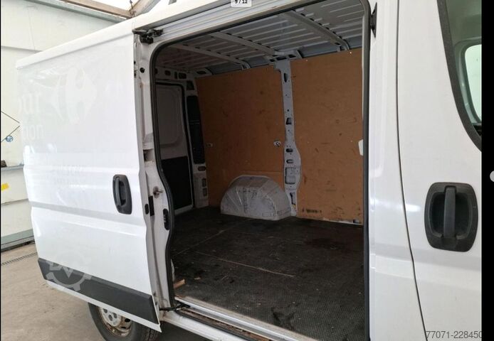 Furgoneta FIAT Ducato Kasten  L1H1*Klima*Navi*Kamera*Tempomat*