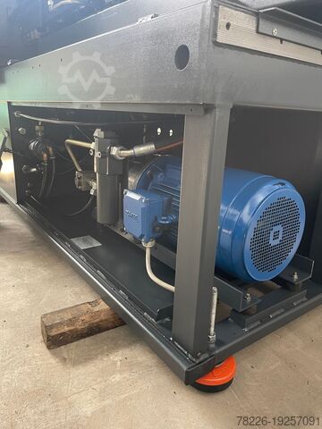 Mașină de turnare prin injecție Demag Ergotech 1000/500-600
