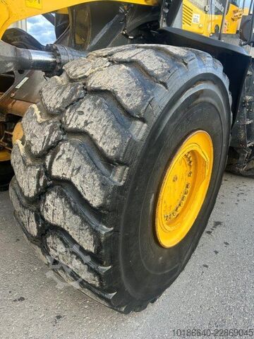  Komatsu WA500-8E0