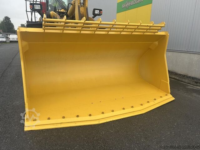  Komatsu WA500-8